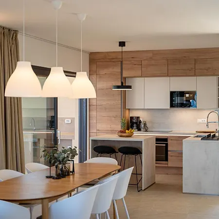 Courtside Luxury Dalmatia Dobropoljana