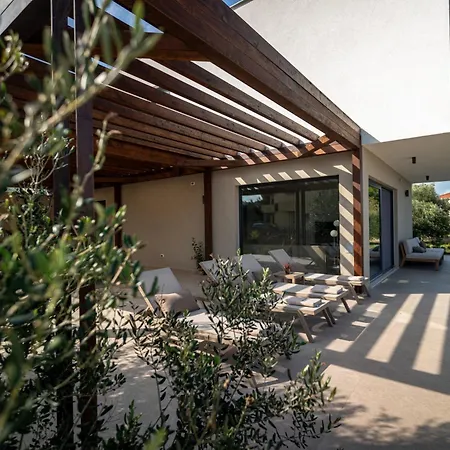 Courtside Luxury Dalmatia Dobropoljana