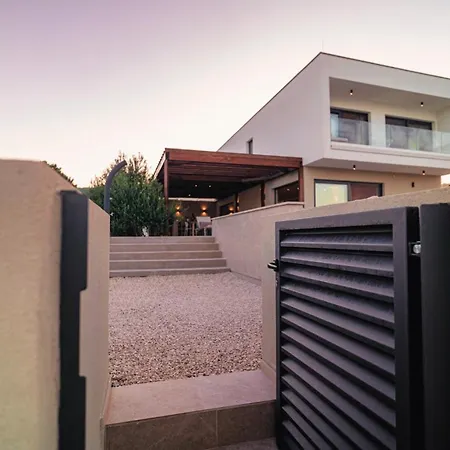 Courtside Luxury Dalmatia * Dobropoljana