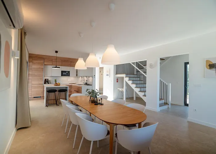 Courtside Luxury Dalmatia Vila Dobropoljana