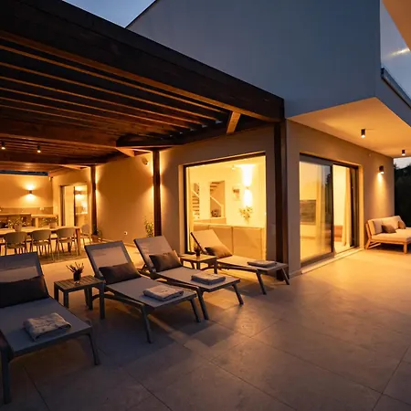 Courtside Luxury Dalmatia Villa Dobropoljana