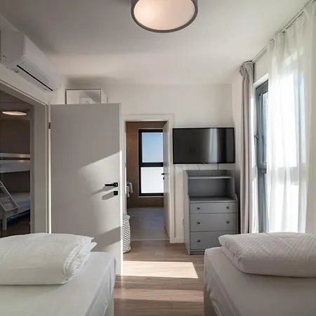 Courtside Luxury Dalmatia Dobropoljana